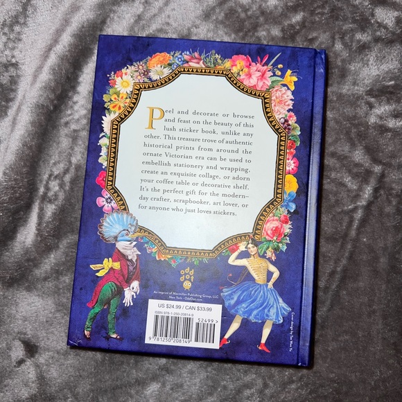 The Antiquarian Sticker Book (Over 1,000 Exquisite Victorian Stickers) - Picture 2 of 7